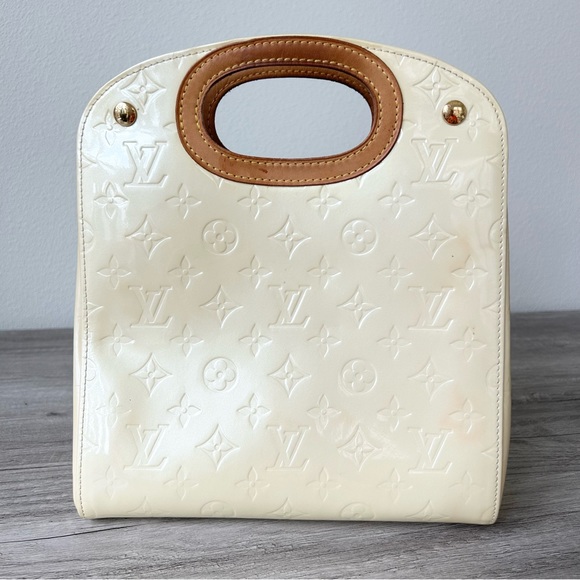 Louis Vuitton Handbags - LOUIS VUITTON Maple Drive Pearl Vernis Handbag